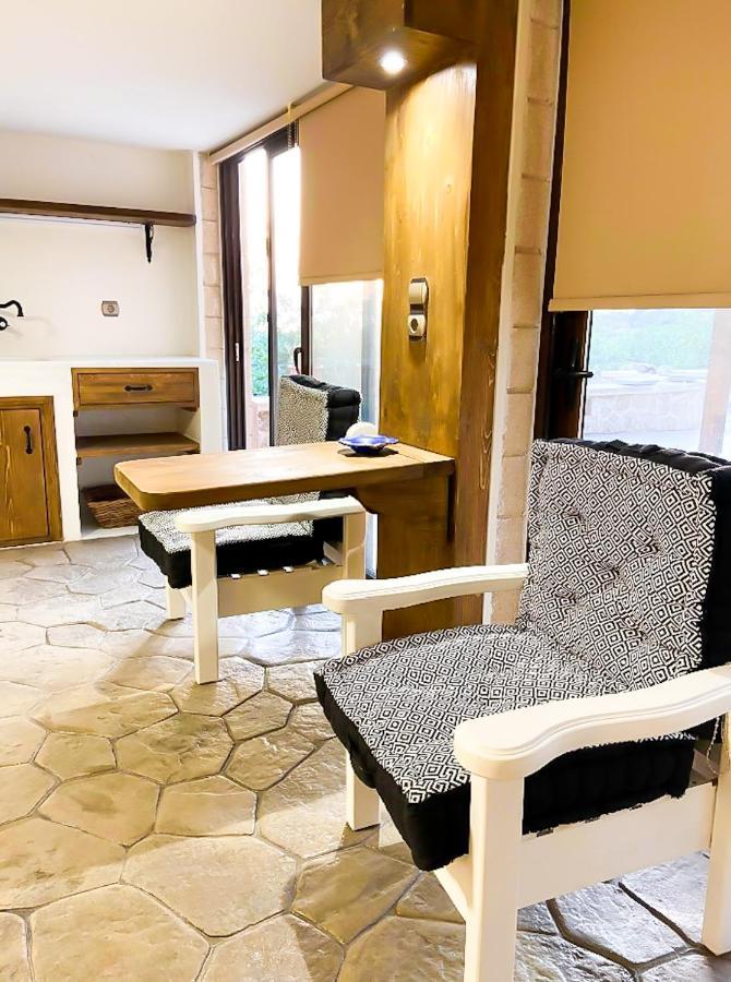 Pistachio Guesthouse, Παραδοσιακός Ξενώνας Vathí 外观 照片