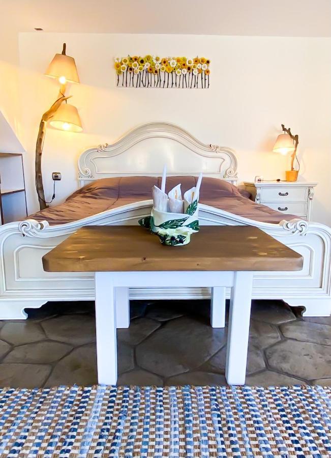 Pistachio Guesthouse, Παραδοσιακός Ξενώνας Vathí 外观 照片