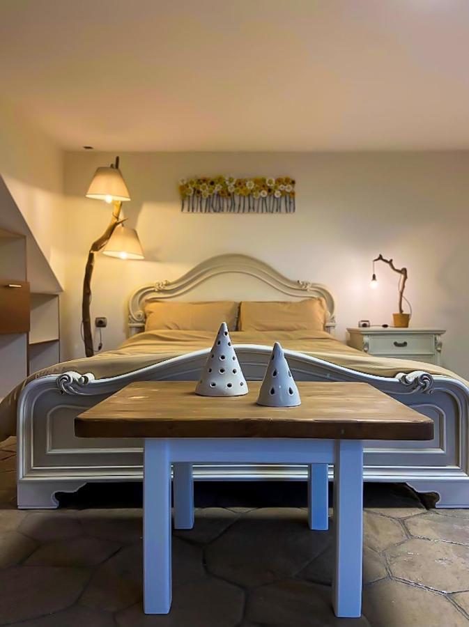 Pistachio Guesthouse, Παραδοσιακός Ξενώνας Vathí 外观 照片