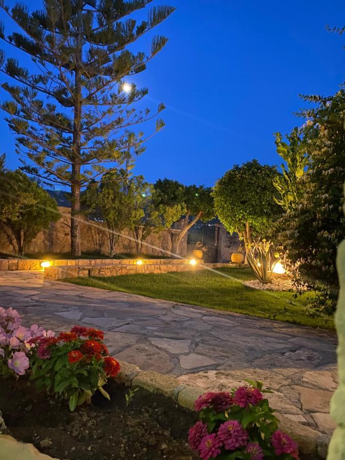 Pistachio Guesthouse, Παραδοσιακός Ξενώνας Vathí 外观 照片
