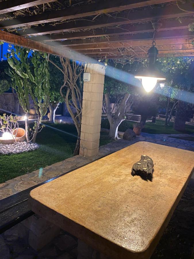 Pistachio Guesthouse, Παραδοσιακός Ξενώνας Vathí 外观 照片